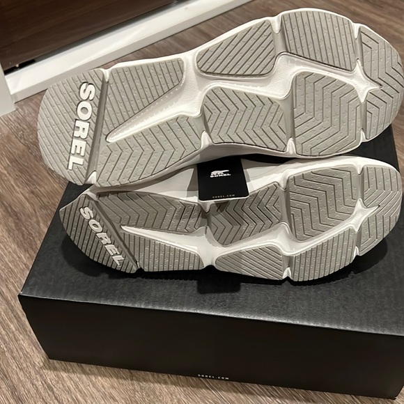 NIB Sorel Boots 7 - Picture 4 of 5